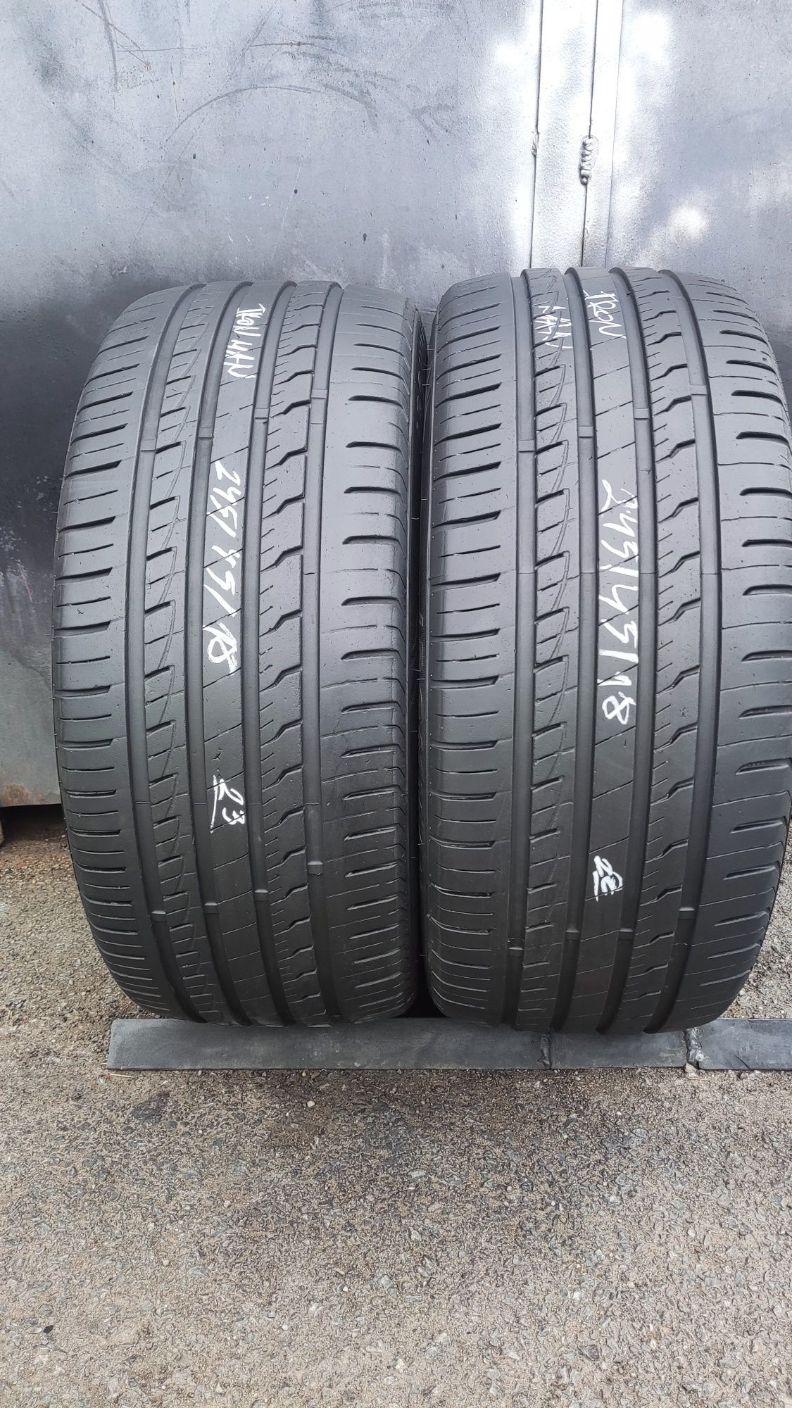 2бр. летни гуми 245/45/19 Ironman
dot23
7mm
Добро състояние без лепенк