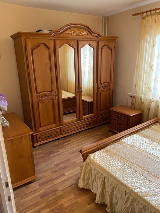 Inchiriez apartament 3 camere