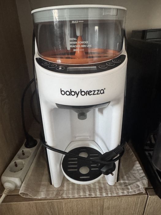 Vand dozator lapte praf Baby Brezza