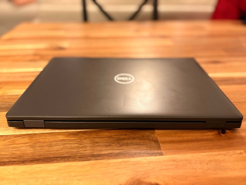 Dell Latitude 5400 cu ecran Touchscreen