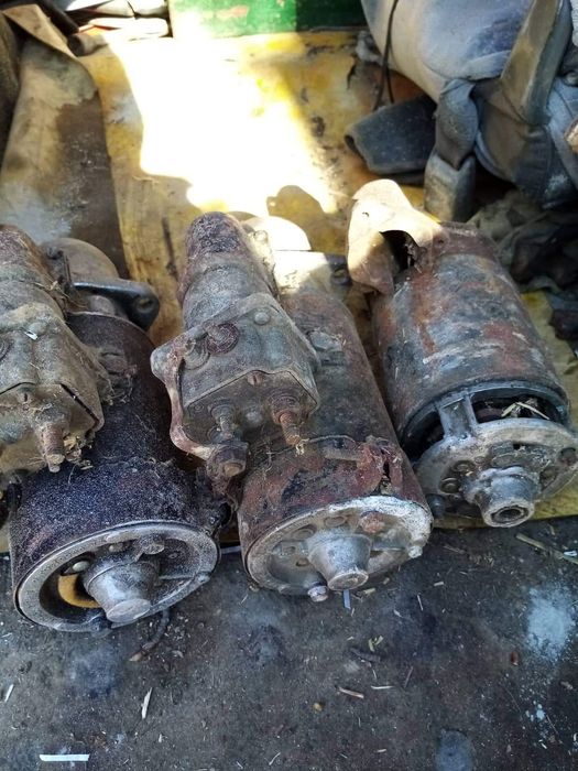 Части за москвич 12-ца нови и употребявани