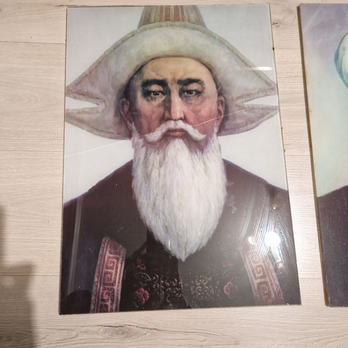 Коллекционные стеклянные панно с великими деятелями Казахстана