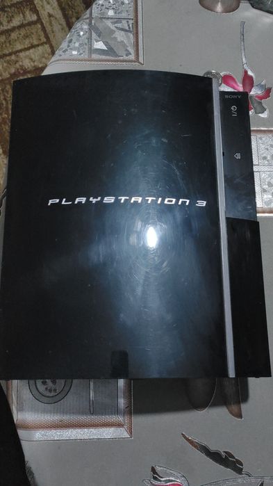Vând PS3 ,monitor dell și 4 jocuri!!