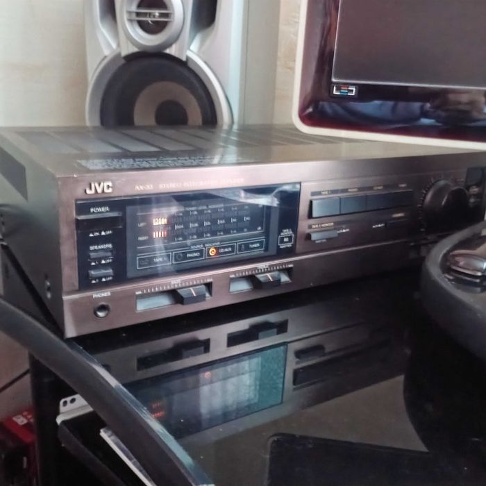 Усилвател JVC + тонколони JVC
