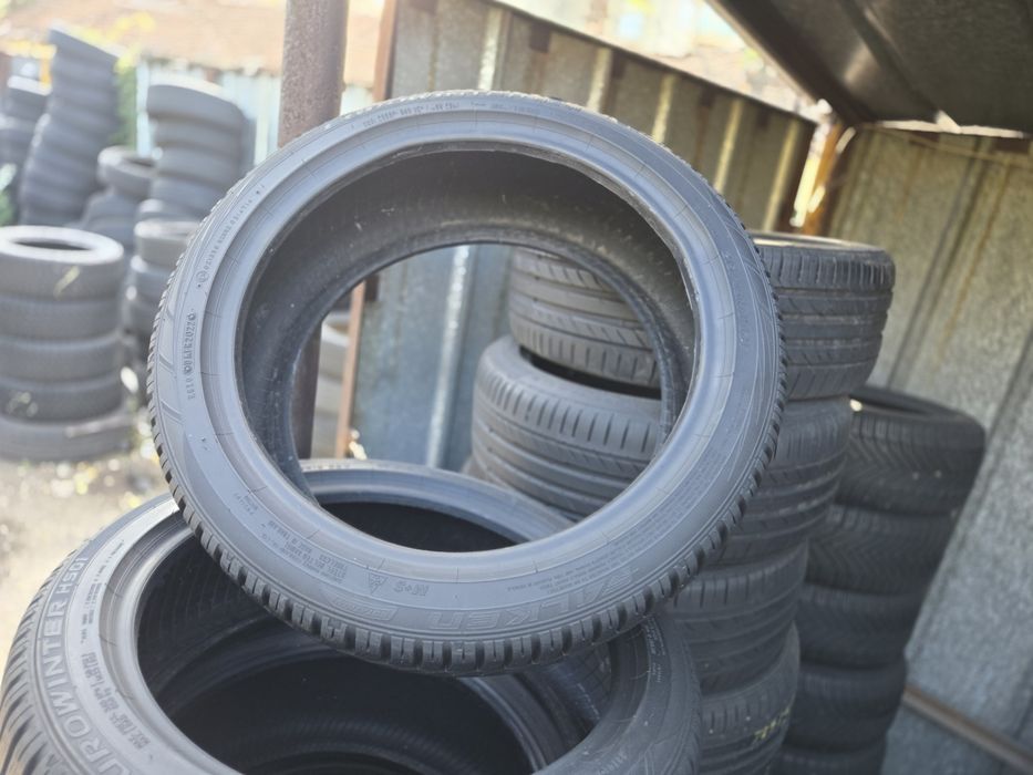 2бр. 215 45 18 Falken зимни.