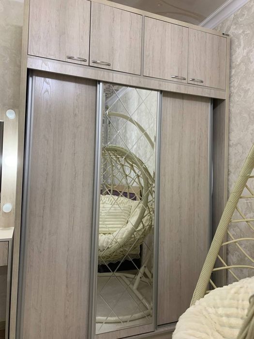 Спальный гарнитур кровать, шкаф, трюмо срочно