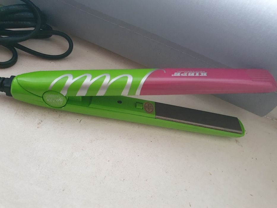 Placă de păr mini KIEPE Professional Julu – compactă, ideală pentru că