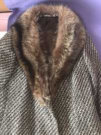 Дамско палто с яка от лисица