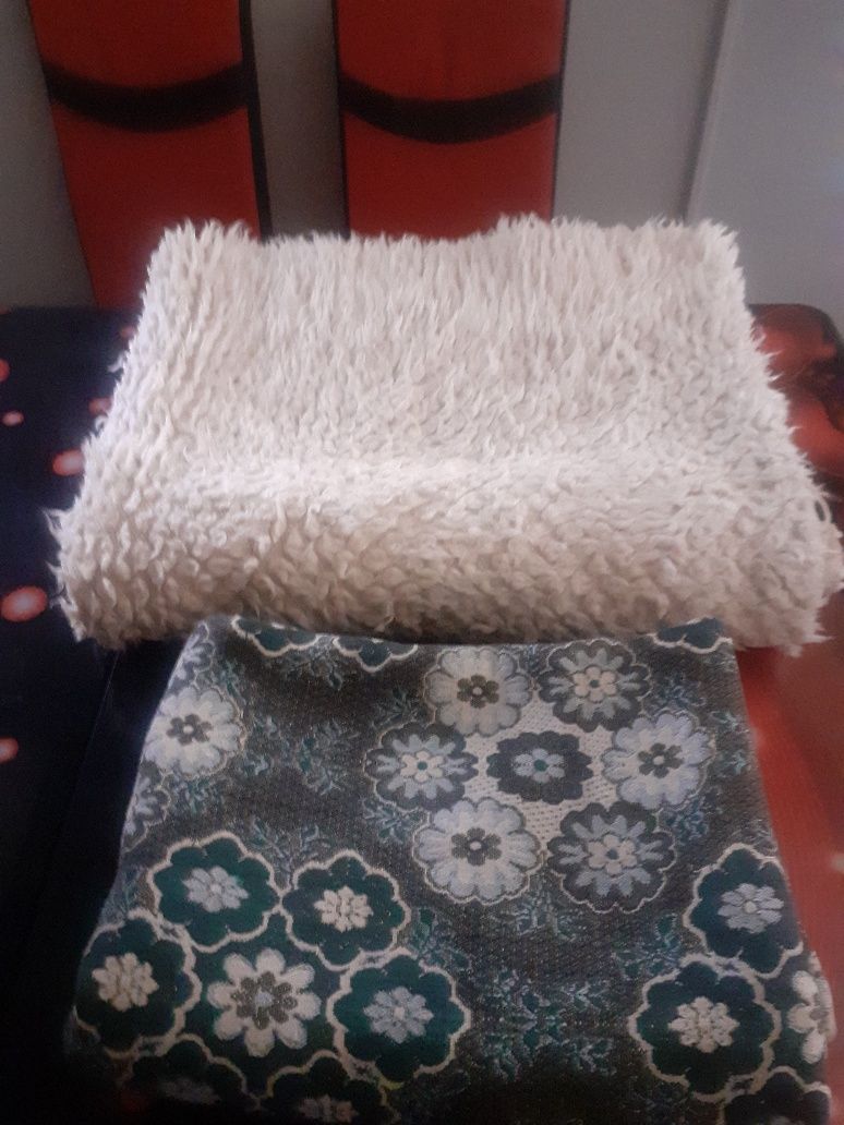 Халище и покривка за ъглови дивани