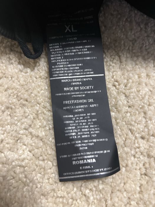 Pantaloni made by society