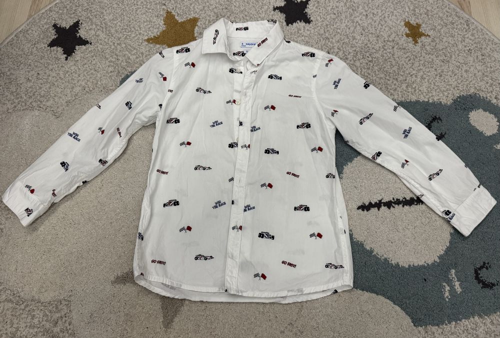 Детска дънкова риза Guess и бяла риза Mayoral