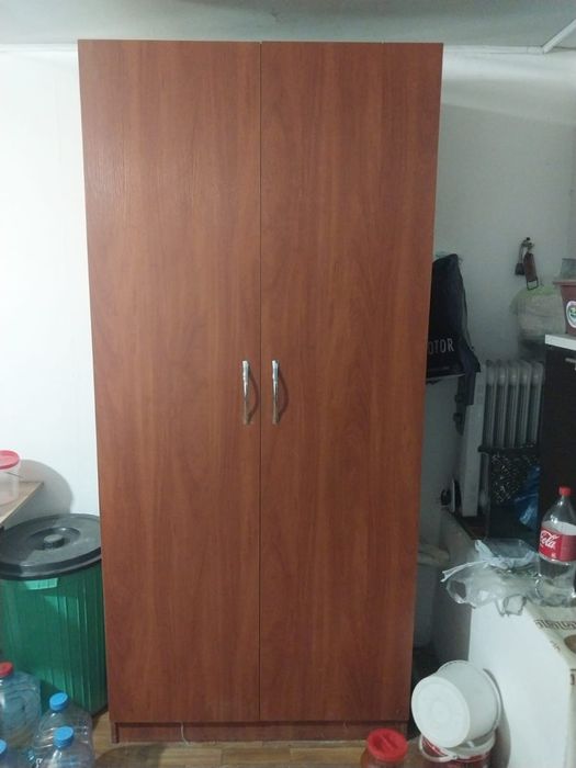 Продам высокий шкаф
