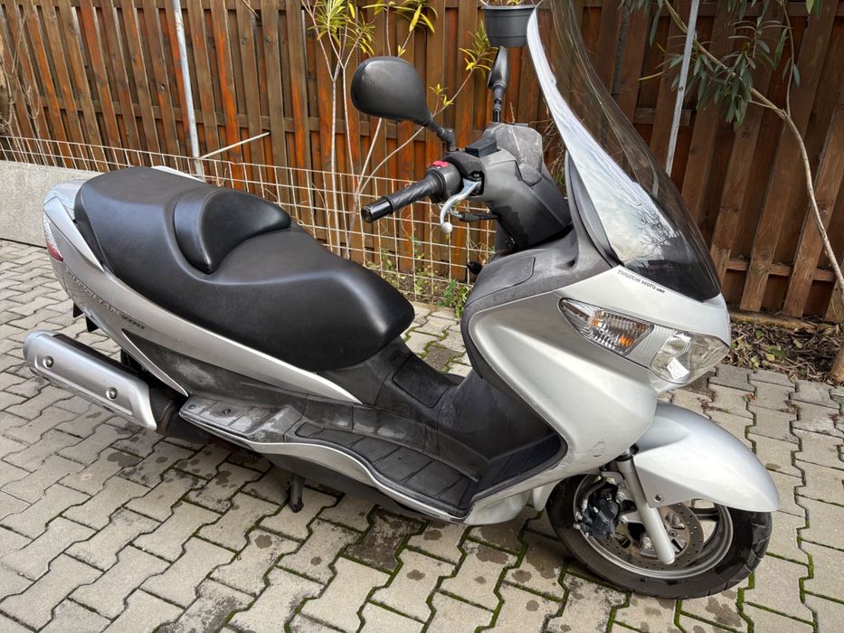 Scuter Suzuki Burgman 200 cc