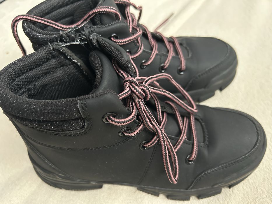 Ghete fete RESERVED marimea 33