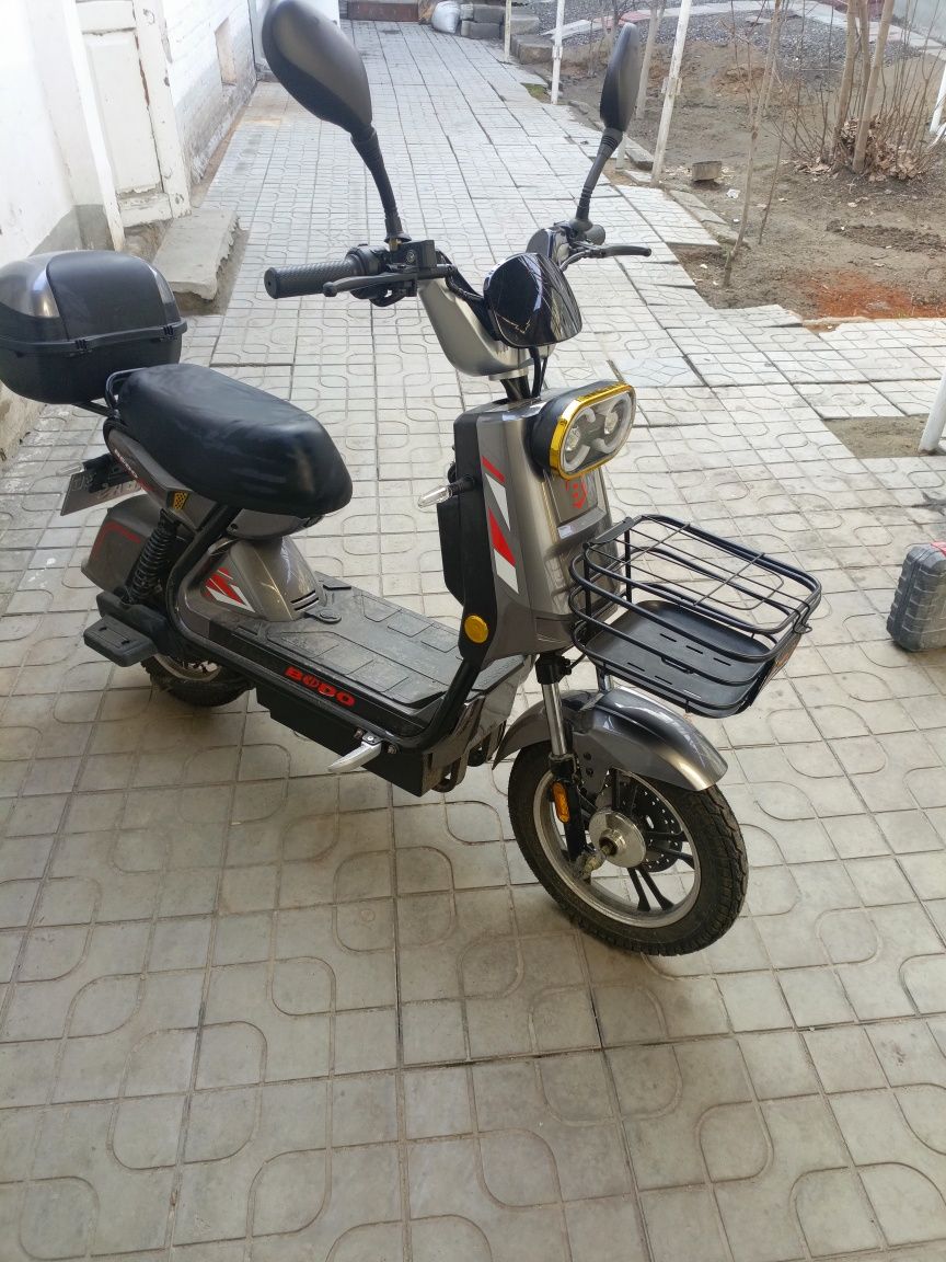 Elektroniy skuter bodo holati yangi