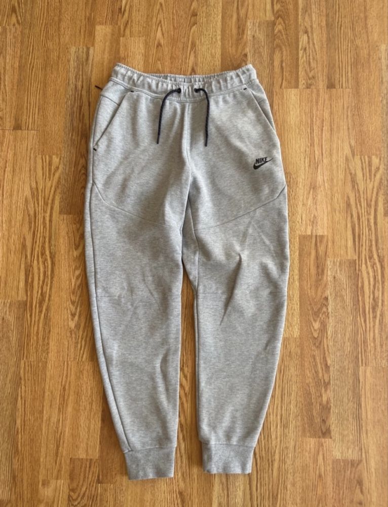 Pantaloni nike tech flecee