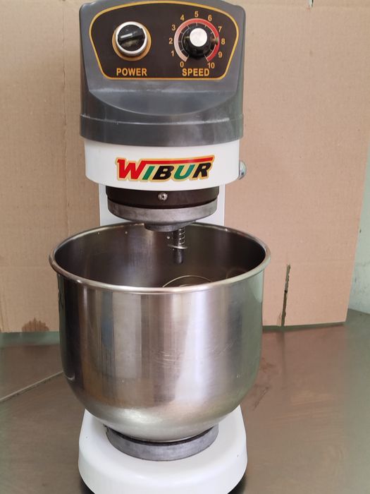 Продается производственный миксер 7 литров