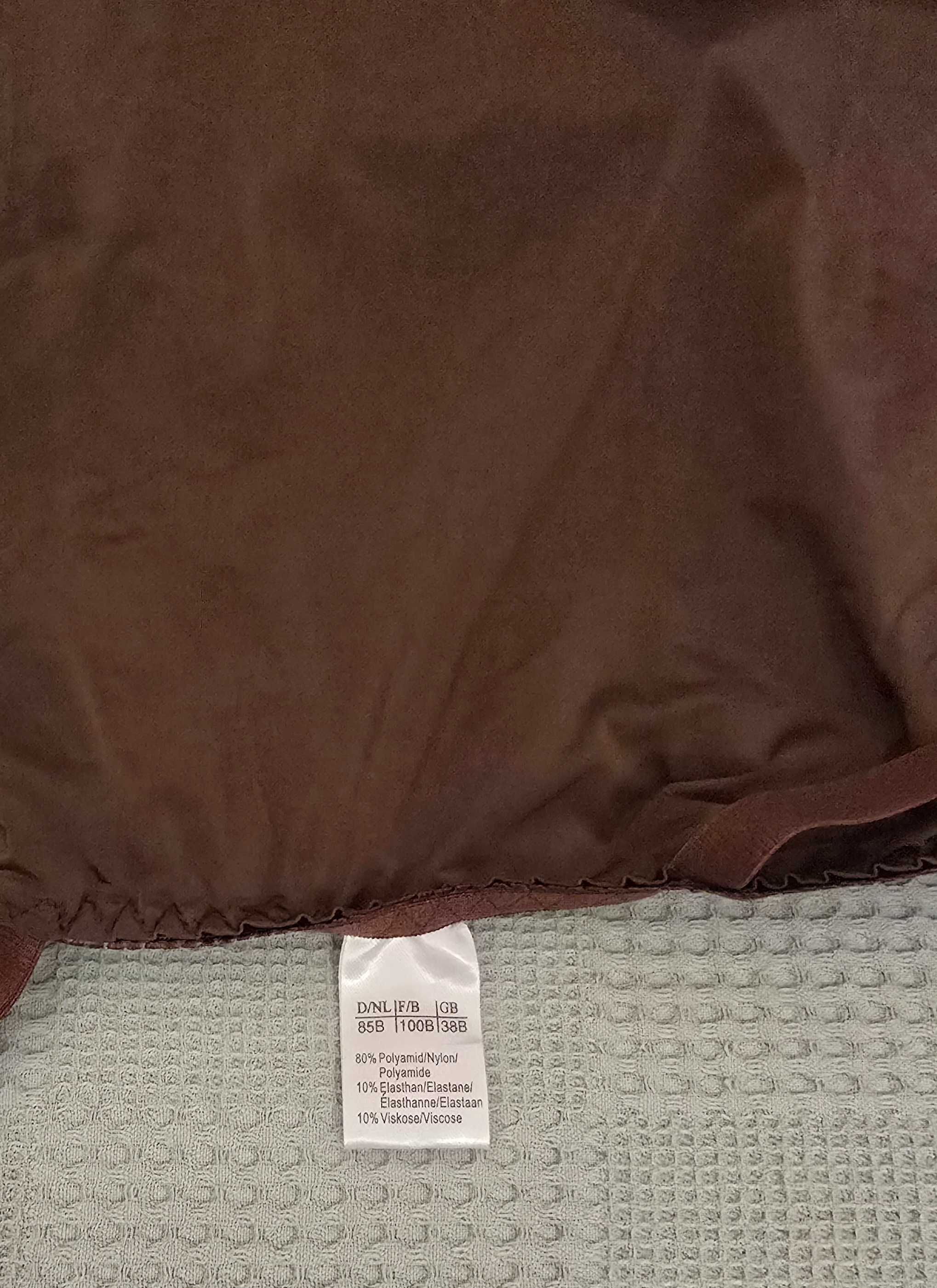 Body din dantelă neagră, din catifea și body maro