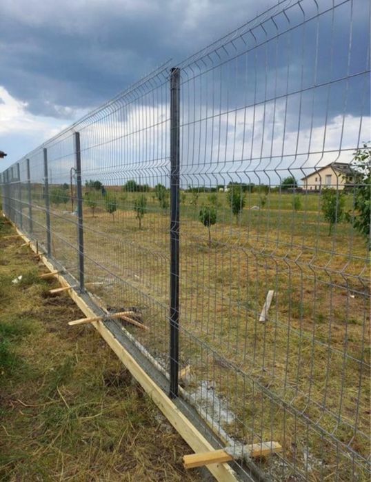 Realizăm Garduri din plasă bordurată