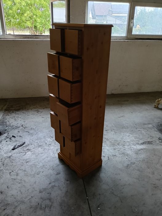 Comode din lemn masiv