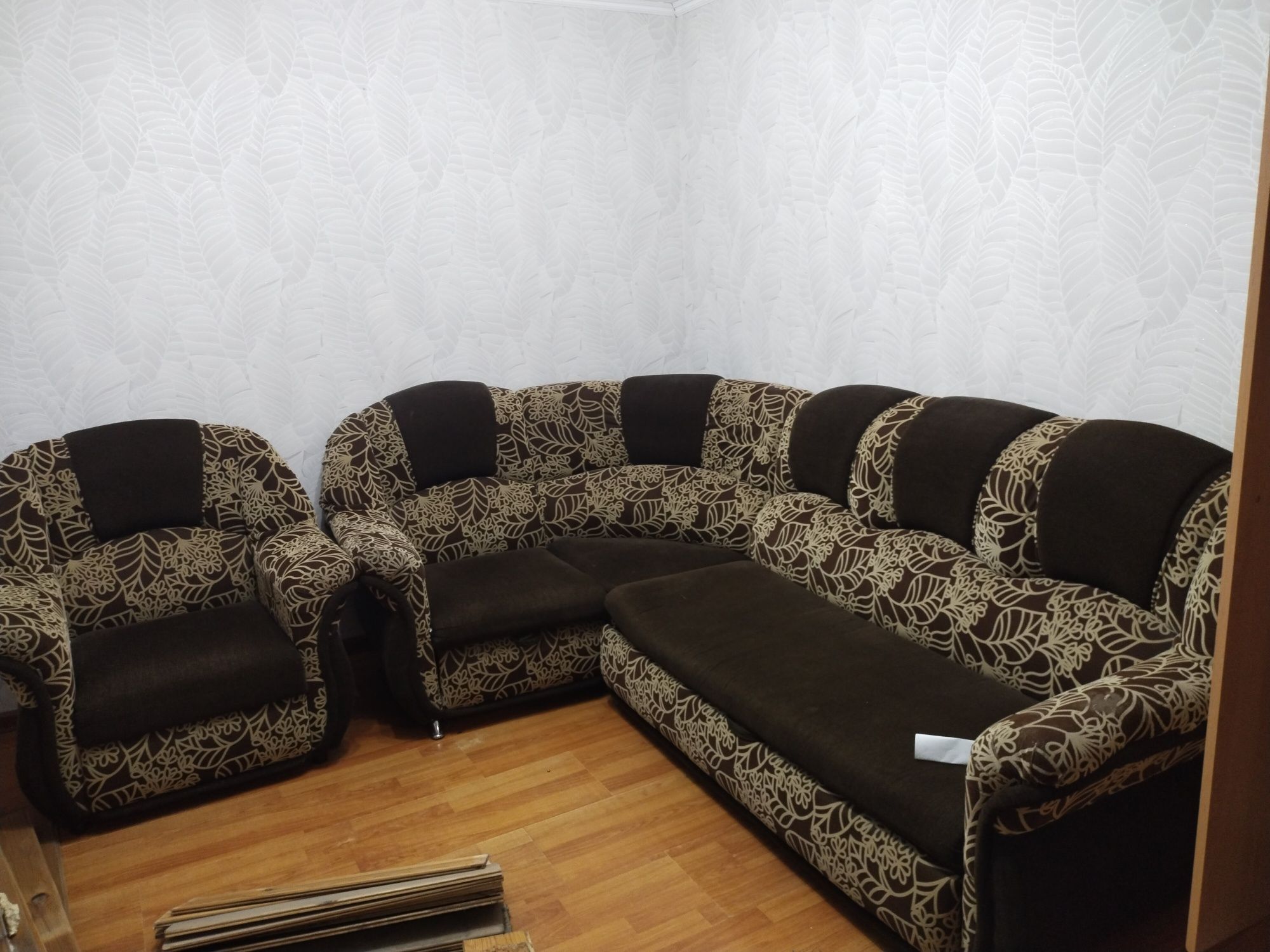 Продам диван и шкаф