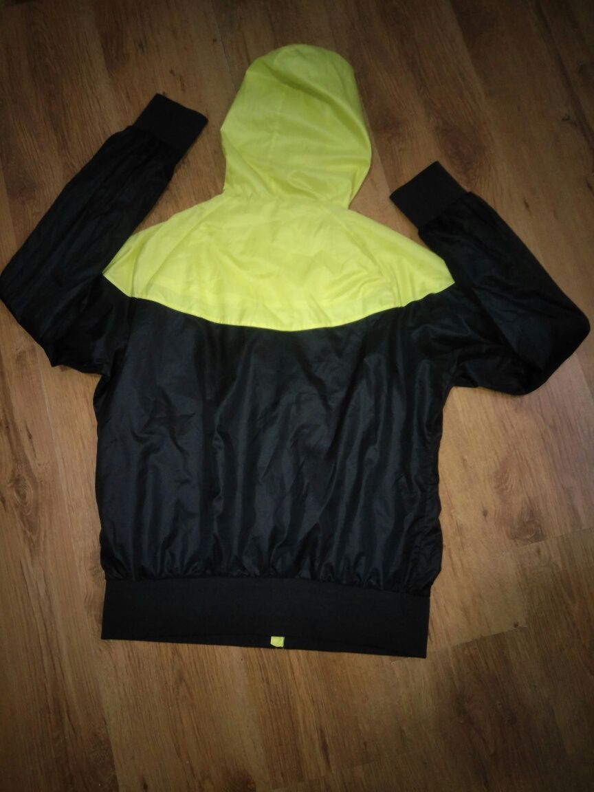 Jachetă Nike Windrunner mărimea S