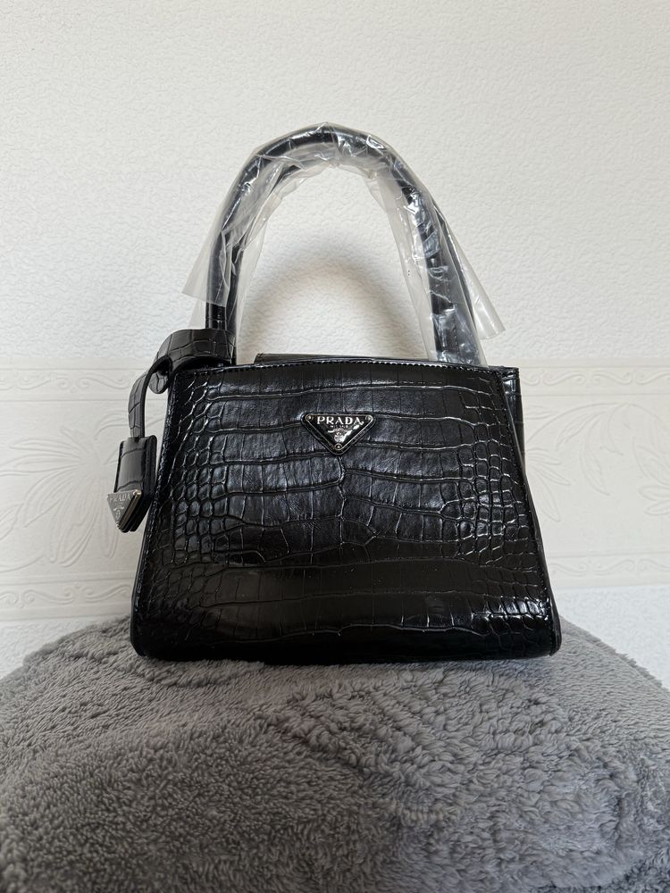 Сумка новая Prada