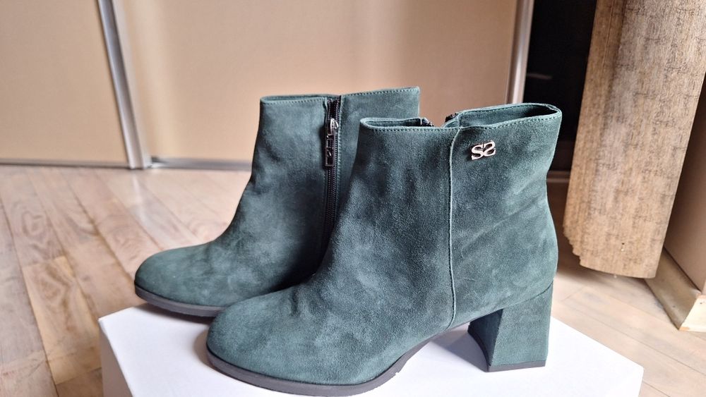 Ботуши и боти естествен велур