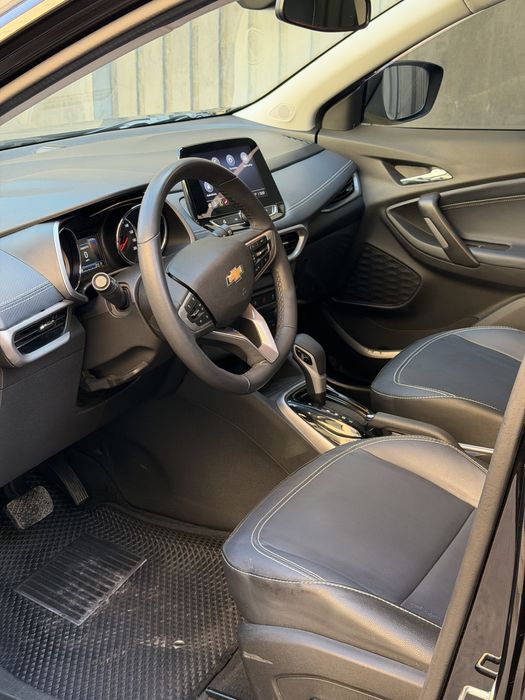 TRACKER PREMIER PLUS 2024 yil kraska tozza 100% qriu srulari yoq idial