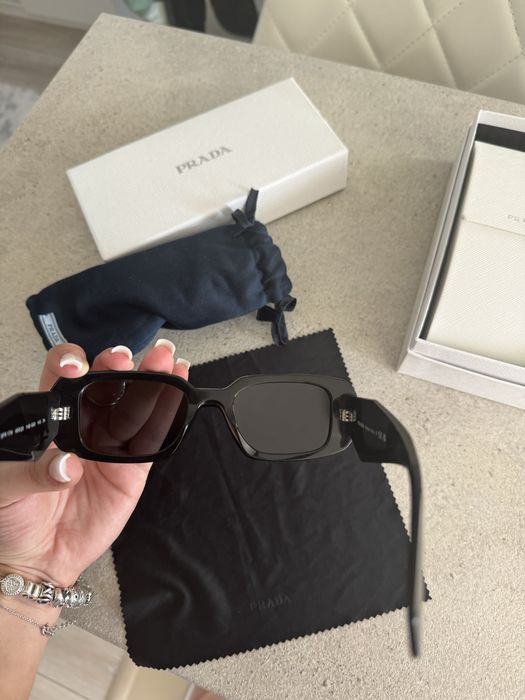 Ochelari de soare prada