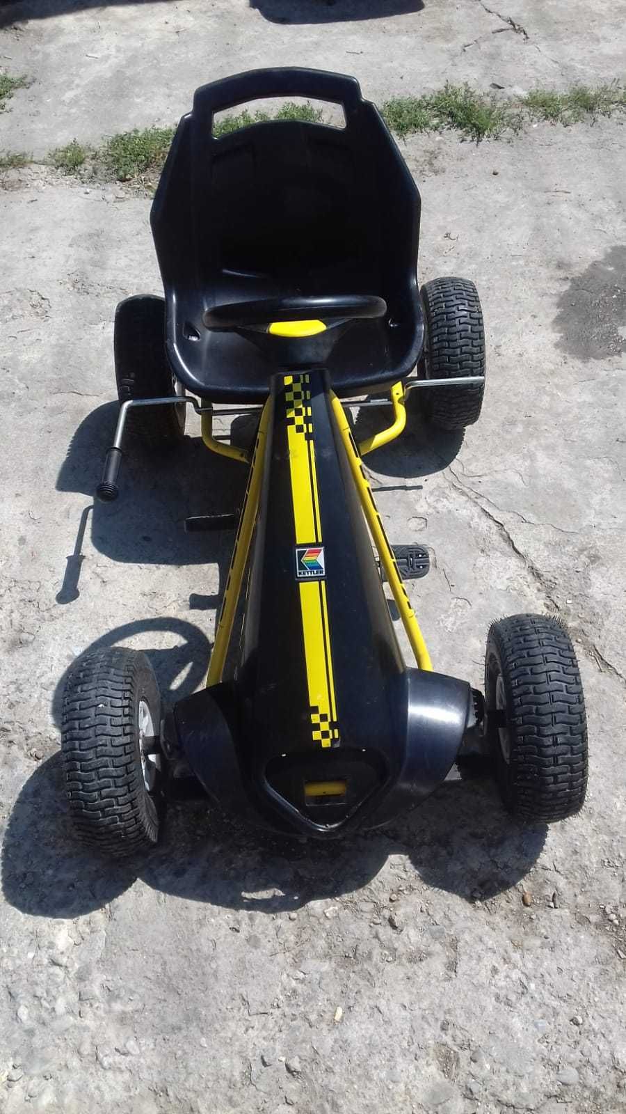 Vand 2 carturi pentru copii