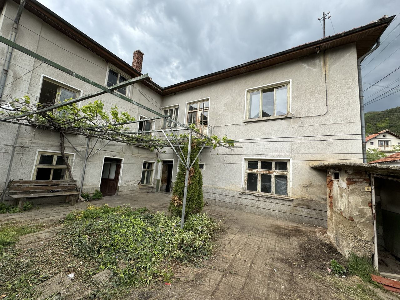 Продава се Къща в Казанлък - 180 кв.м за 338 €/кв.м - Снимка #4