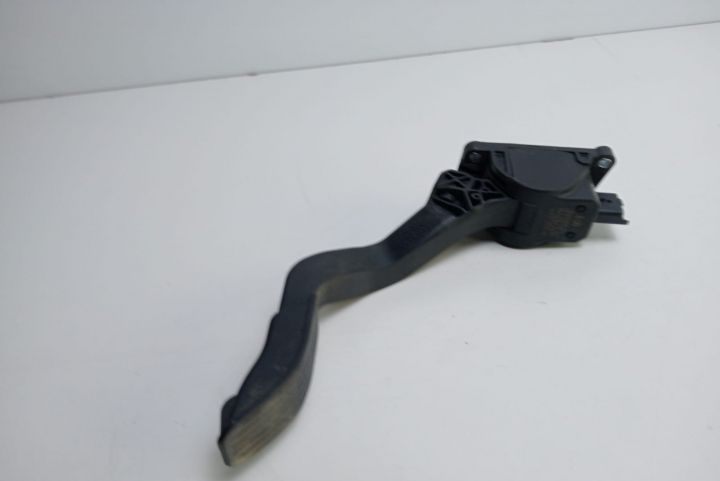 Pedala acceleratie   9680565880 Citroen C4 prima generatie seria