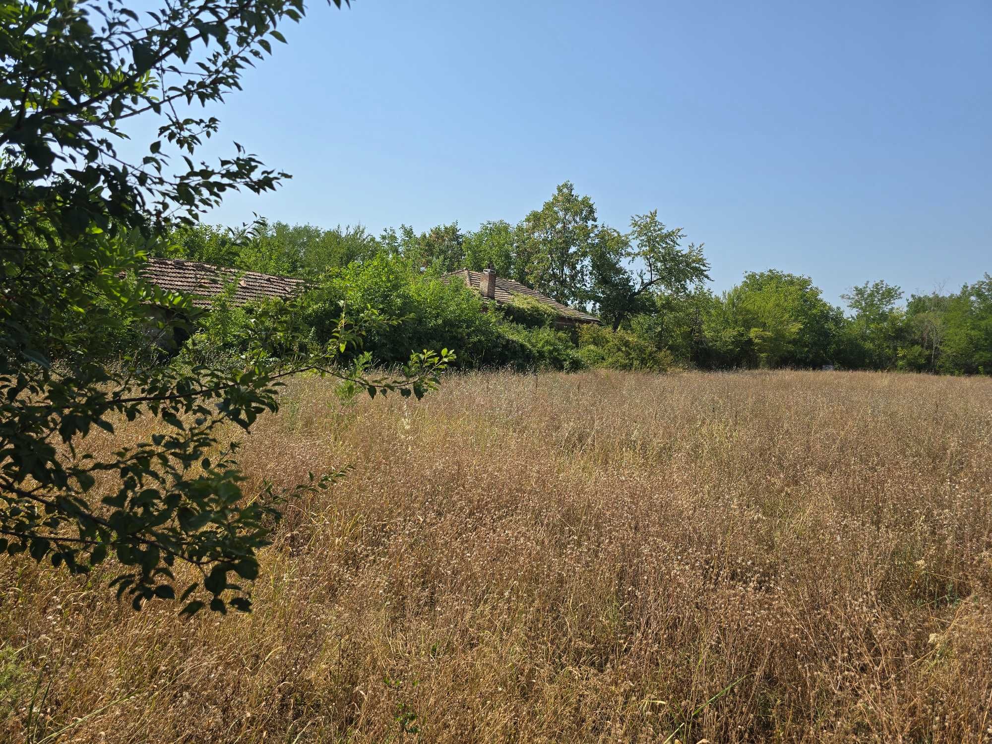 Парцел в село Хотница