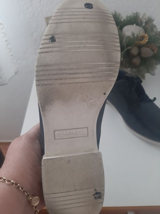Vând pantofi Tamaris piele nr 39