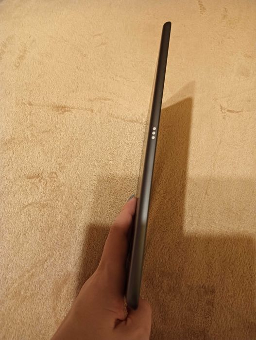 Vând iPad 9 - 2021, perfect funcțională, fără SIM