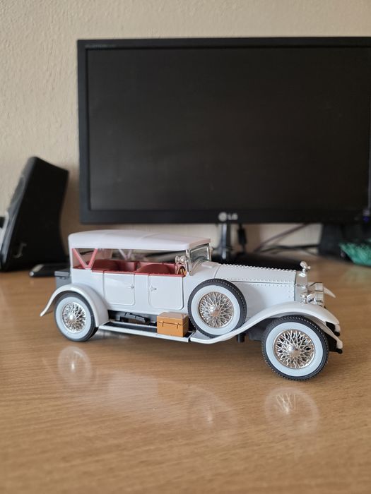 Модель авто "Rolls-Royce Phantom" 1925г. Коллекционная. Масштаб 1:24.