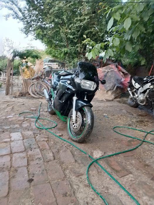 Motocicleta Suzuki gn72 B