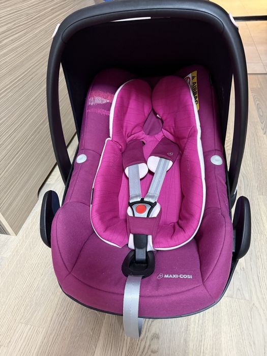Бебешко столче за кола Maxi Cosi Pebble Plus с база isofix family