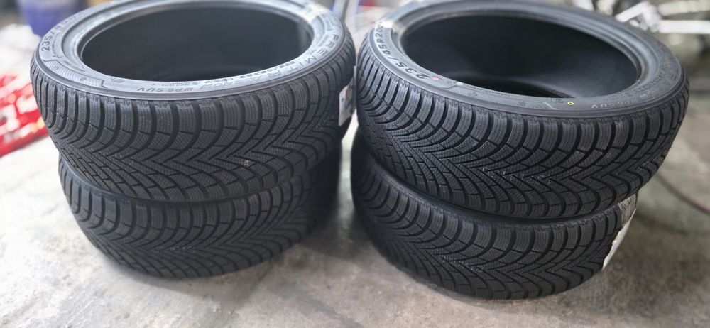Чисто нови зимни гуми Maxxis 235/45/20