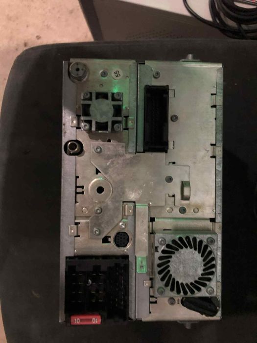 Продавам мултимедия за ауди а6 тип комби