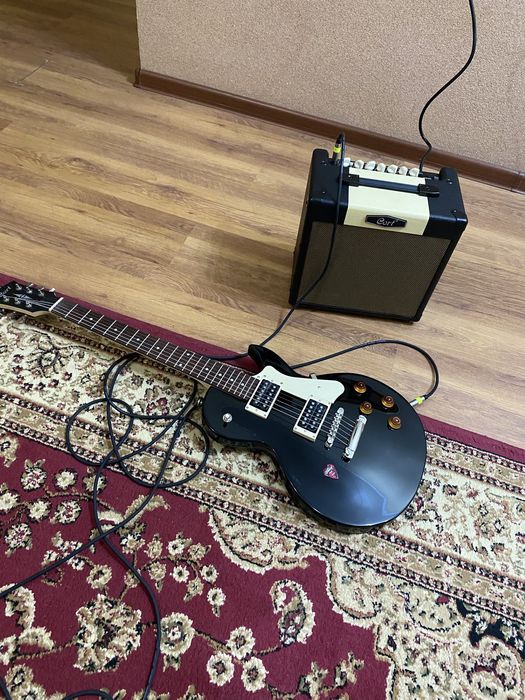 Продам электрогитару с комбоусилителем