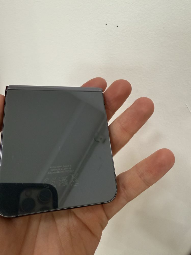Samsung Galaxy Z Flip 5, 256GB, 8GB Ram