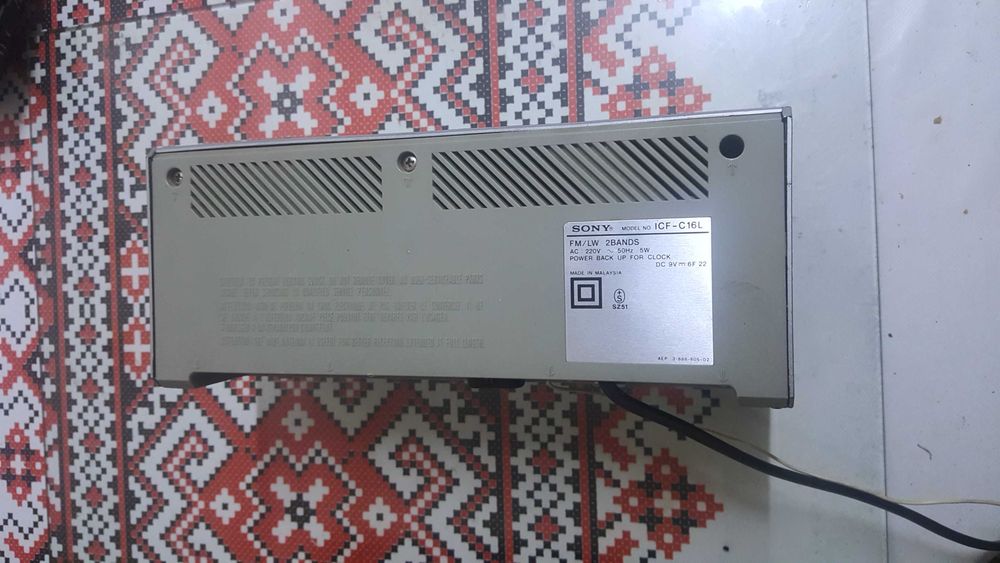 Radio LW/FM cu ceas albastru Sony ICF C16L (Germania)