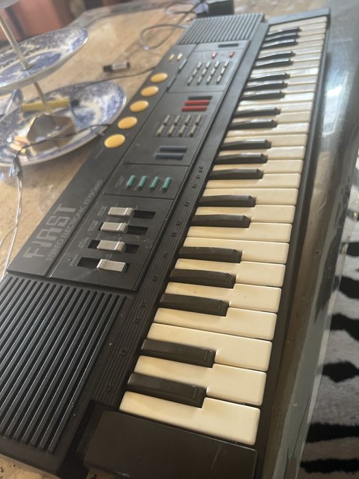 Fiast electronic keyboard -Електронна йоника