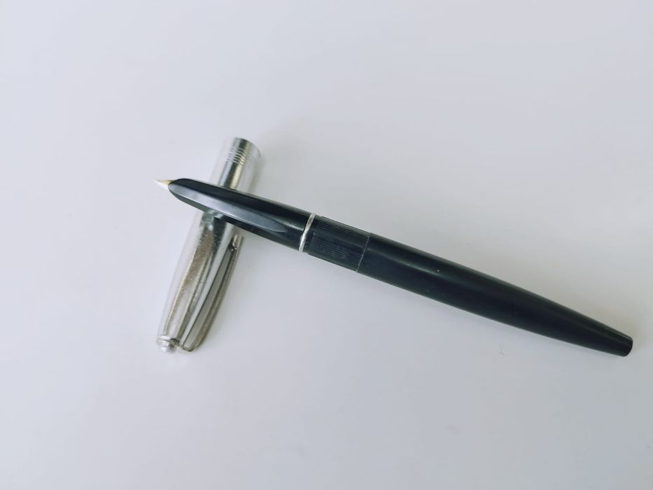 Stilou vechi cu pompita