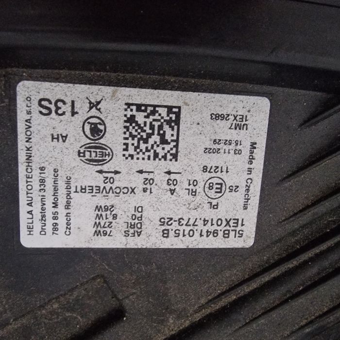 Skoda Enyaq 2022 ляв и десен фар