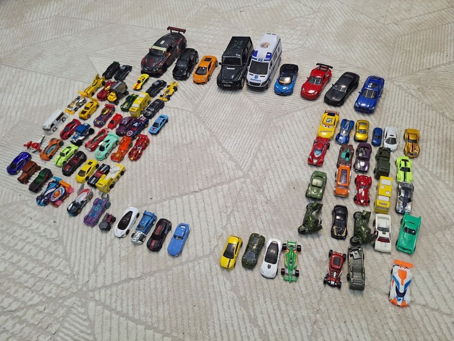 Продам машинки Hotwheels, оригинал.