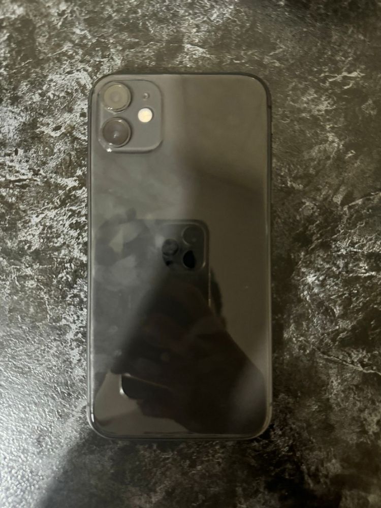 Продам айфон 11