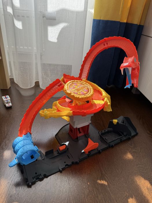 Pista hot wheels - sarpe